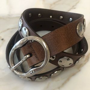CALVIN KLEIN LEATHER BELT WITH SILVER GROMMETS AND SILVER BUCKLE EUC!! SIZE-M